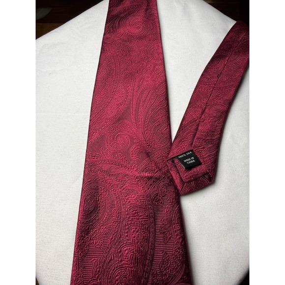 Jos A Bank Signature Collection Mens Burgundy Paisley Silk Necktie - Picture 3 of 6